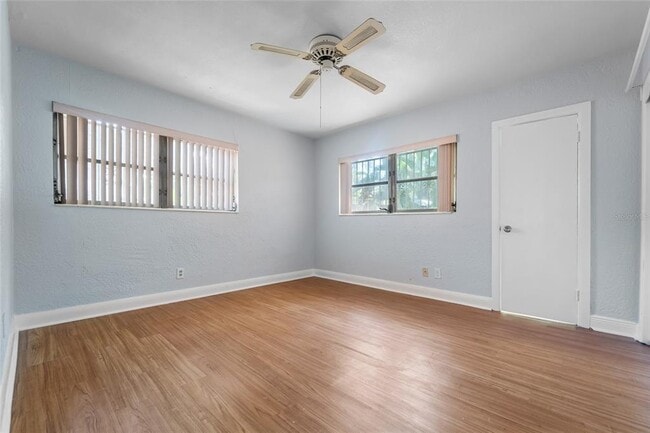 Building Photo - 2505 E 19th Ave