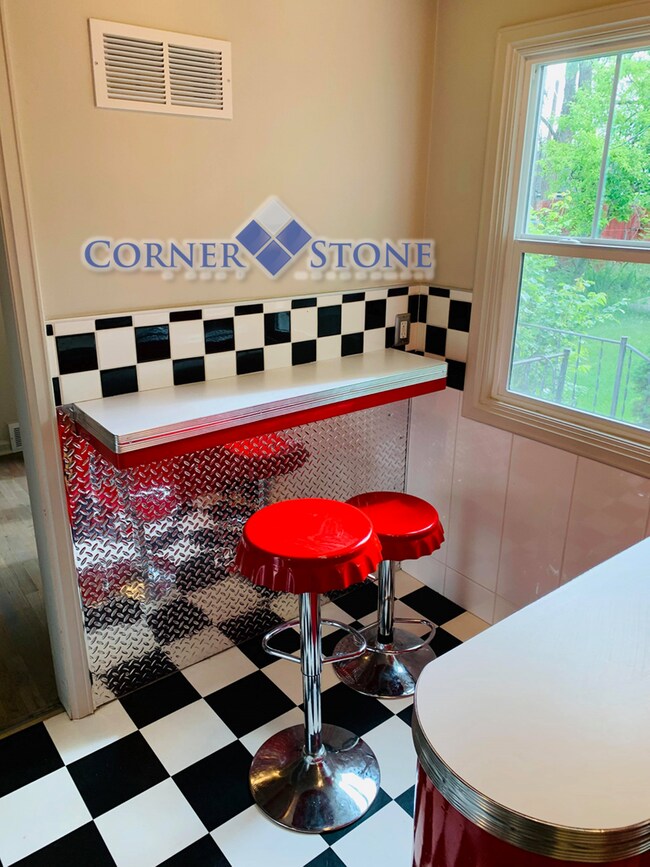 Building Photo - Large Spacious Home in Nampa!