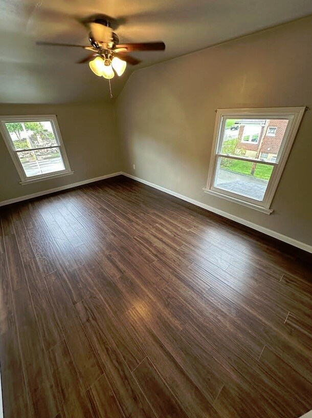 Building Photo - 1701 Lincoln Way