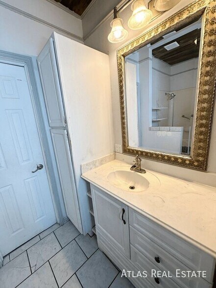 Building Photo - 218 W Rockrimmon Blvd