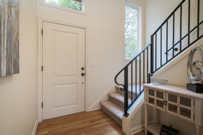 Building Photo - 4920 SW Slavin Rd