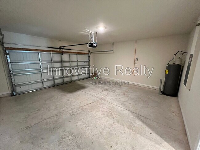 Building Photo - 2895 Clever Ln