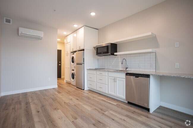 Interior Photo - Victory On Leonard