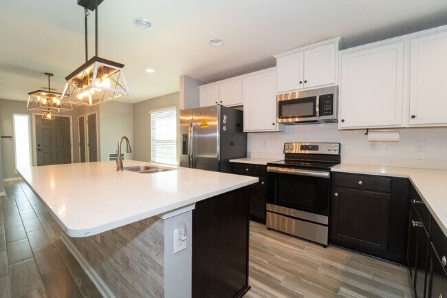 Building Photo - Castine Cove 3/2 Single Family Home