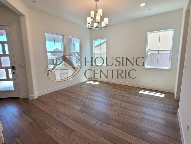 Building Photo - Luxurious Newer Construction Rental Home I...