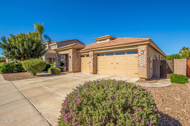 Building Photo - 14440 W Redfield Rd