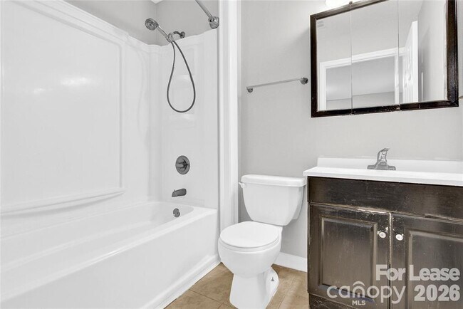 Building Photo - 1921 Mereview Ct