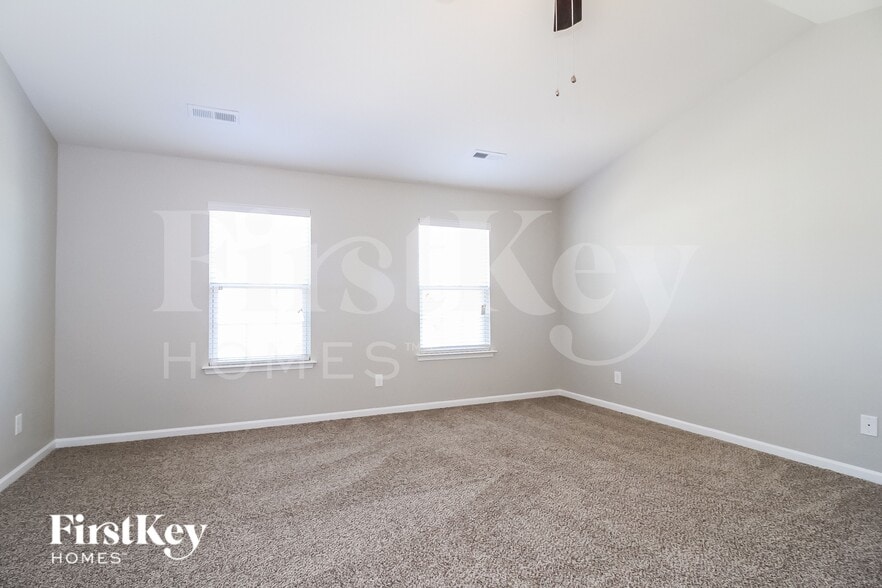 Building Photo - 1438 Waverly St