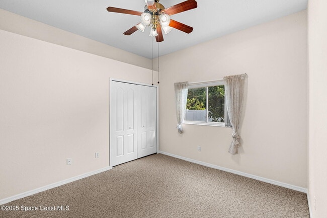 Building Photo - 943 Carriage Hill Rd