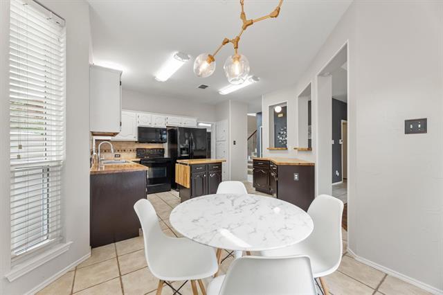 Building Photo - 10713 Alexandria Dr