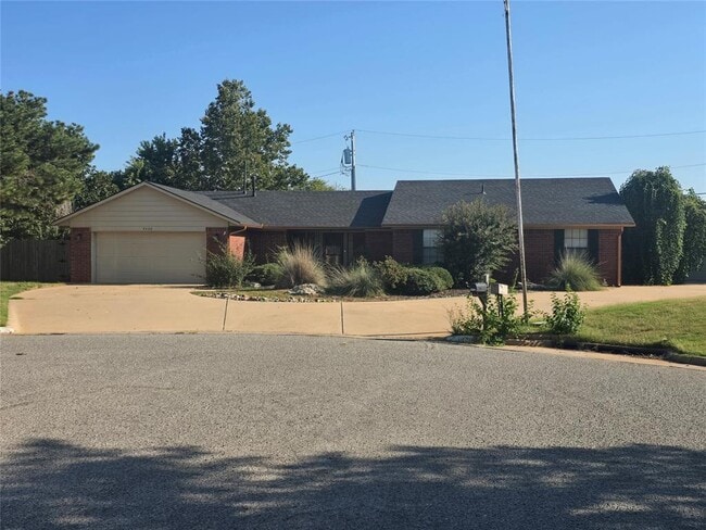 Primary Photo - 3420 Kings Way