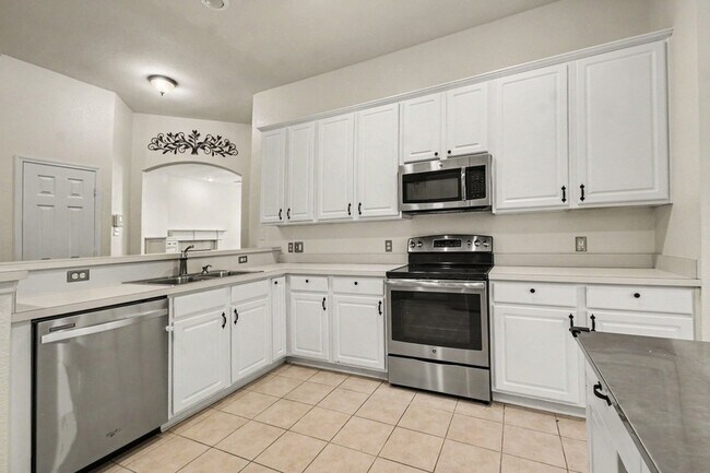 Building Photo - 1707 Briarhollow Dr