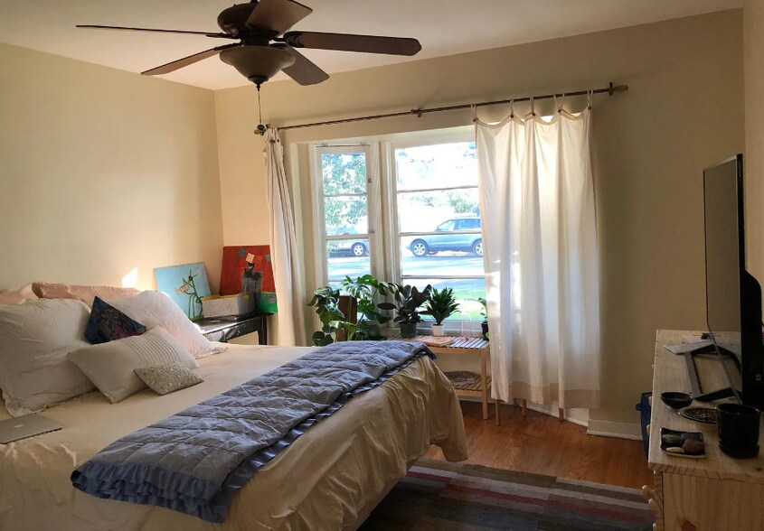 Building Photo - 5807 Beck Ave