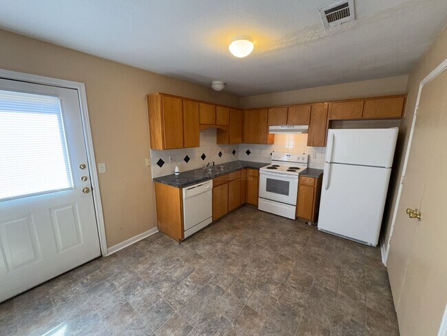 Building Photo - 2814 Cantabrian Dr