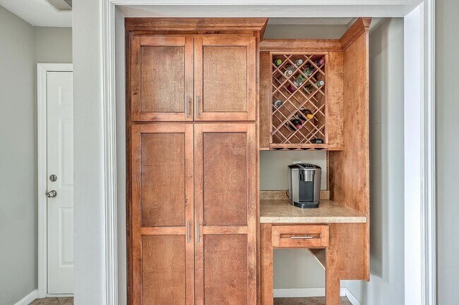 Building Photo - Spacious Living in Goose Creek