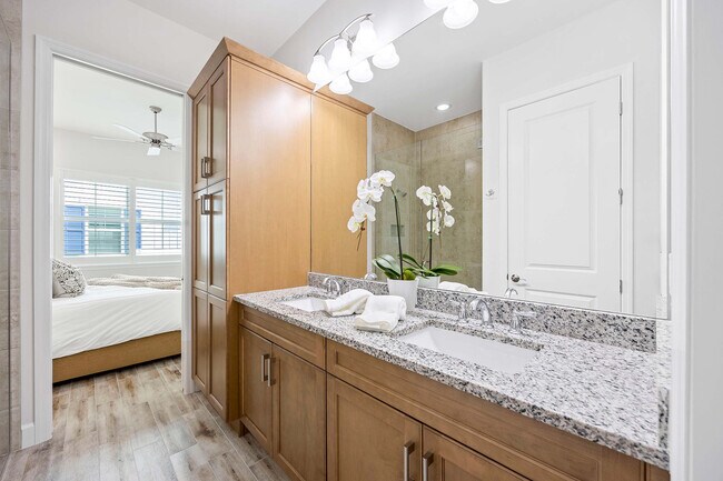 Building Photo - 7018 Saona CT