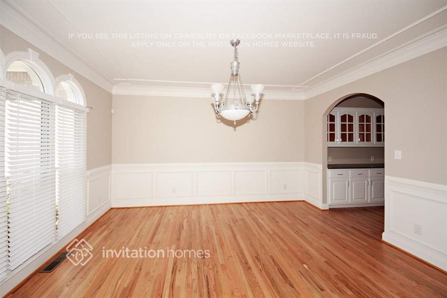 Building Photo - 1215 Mobile Way