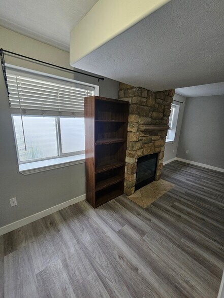 Building Photo - 7963 N Smith Ranch Rd