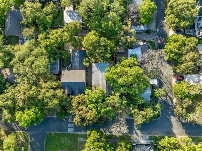 Building Photo - 1402 Alta Vista Ave