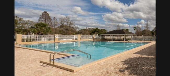 Building Photo - Town House 3/2.5 in Riverview