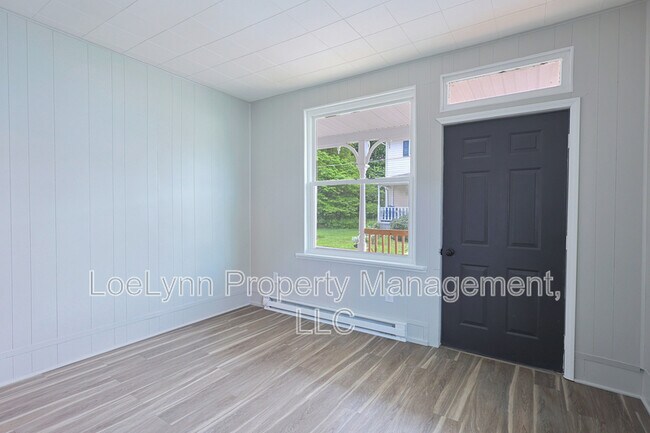 Building Photo - 14210 Temple St