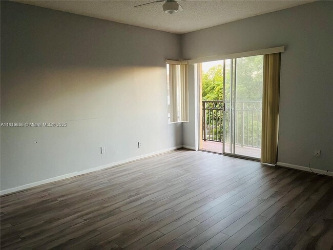 Building Photo - 4850 SW 63rd Terrace