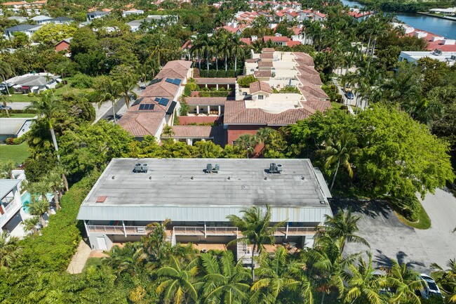 Building Photo - 1202 Palm Trail