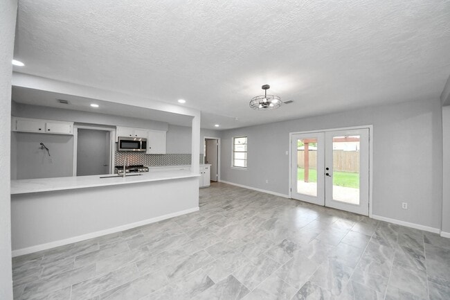 Building Photo - 2405 Pickerton Dr