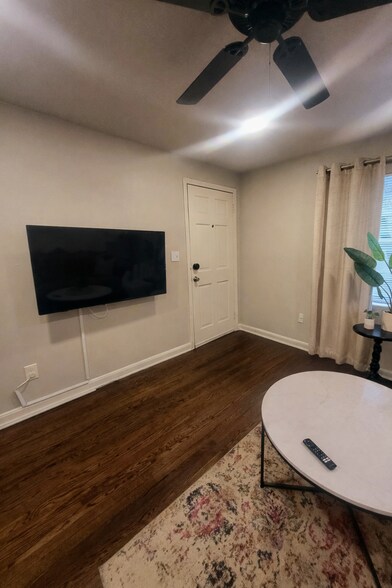 Building Photo - 3520 Post St