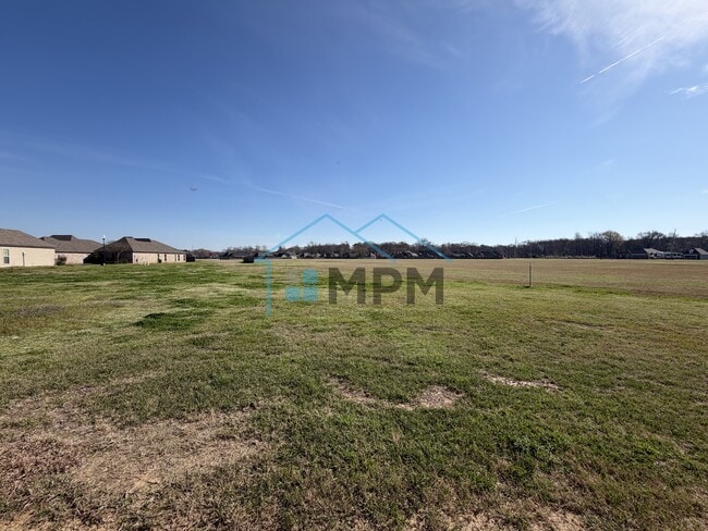 Building Photo - 492 Cliff Bullock Dr