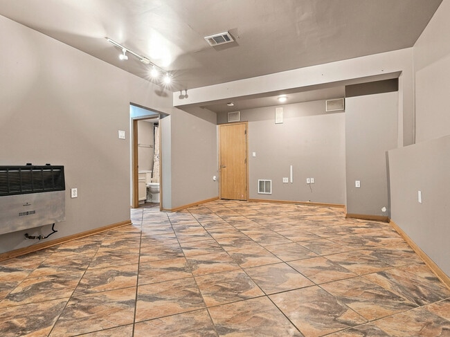 Building Photo - 2202 Mulberry Rd