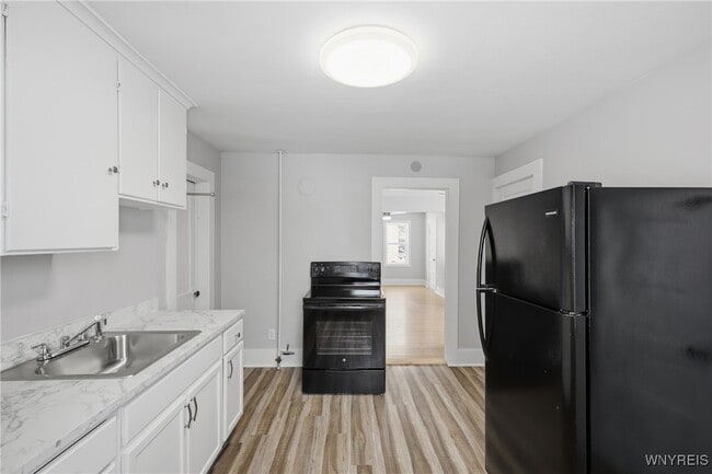 Building Photo - 26 Ganson St