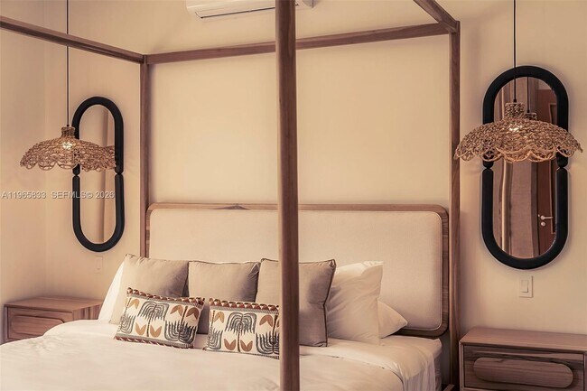 Building Photo - 90 Reserva De Golf