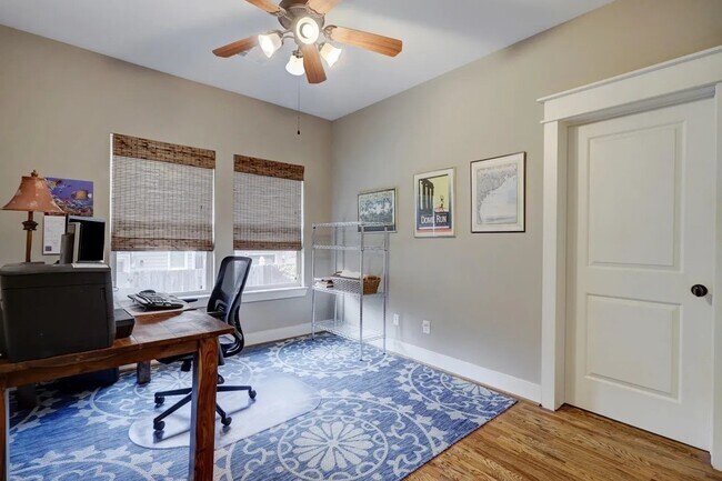 Building Photo - 4410 Dickson St