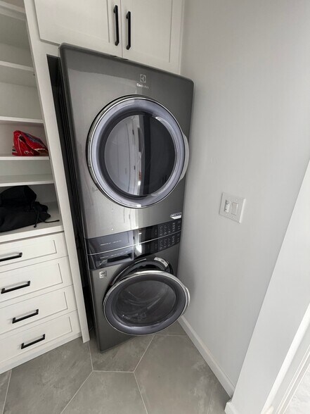 Building Photo - 778 Del Riego Ave