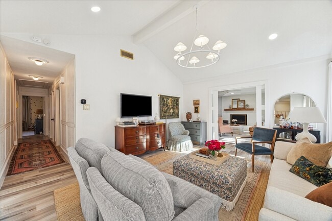 Building Photo - 5907 Hewitt Dr