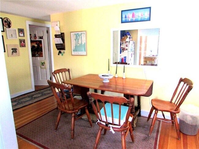 Building Photo - 35 Rosa Rd