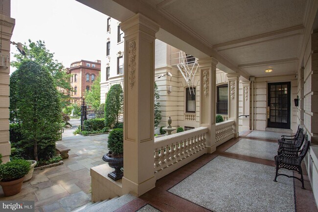 Building Photo - 2153 California St NW