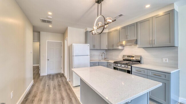 Building Photo - 5201 Ventnor Ave