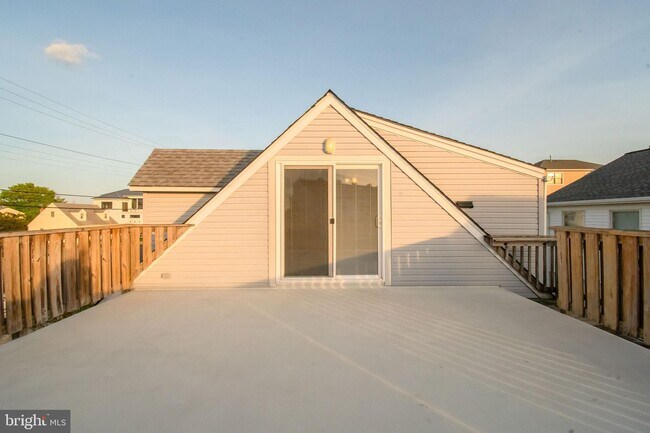 Building Photo - 100 Sheridan Square