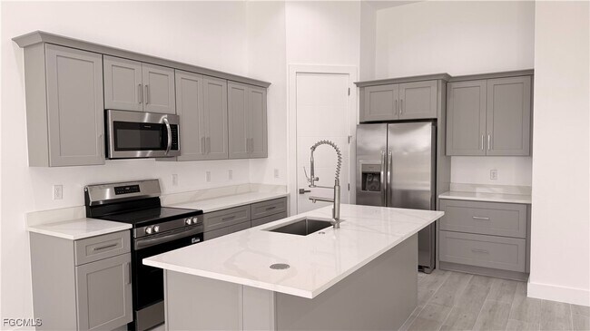 Building Photo - 2104 NE 16th Terrace