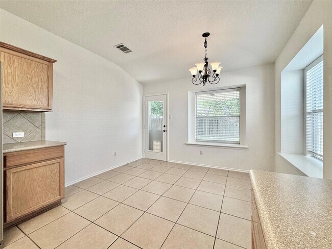 Building Photo - 1015 Aiken Dr