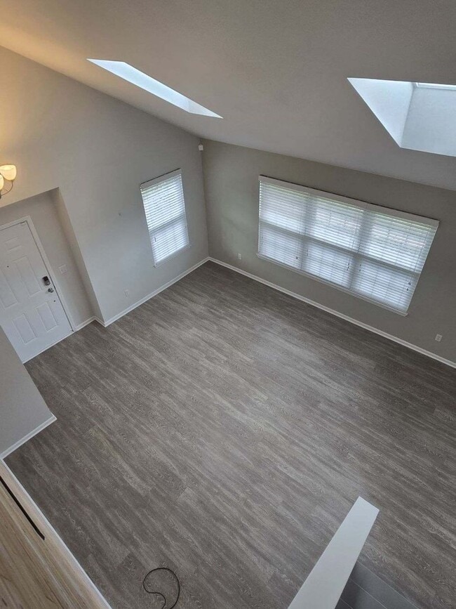 Building Photo - 3 BEDROOM 3 BATHROOM CONDO IN BELLEVILLE A...