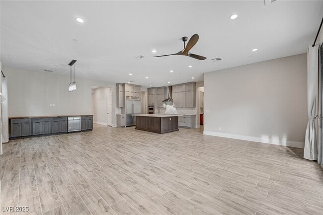 Building Photo - 3395 Stone View Ave