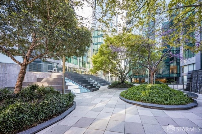 Building Photo - 301 Main St