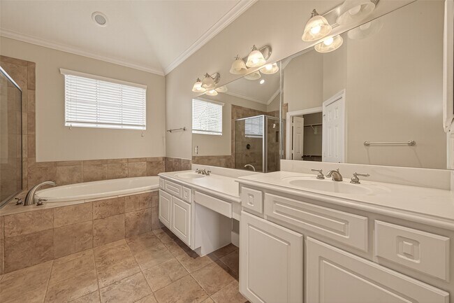 Building Photo - 5111 Inker St