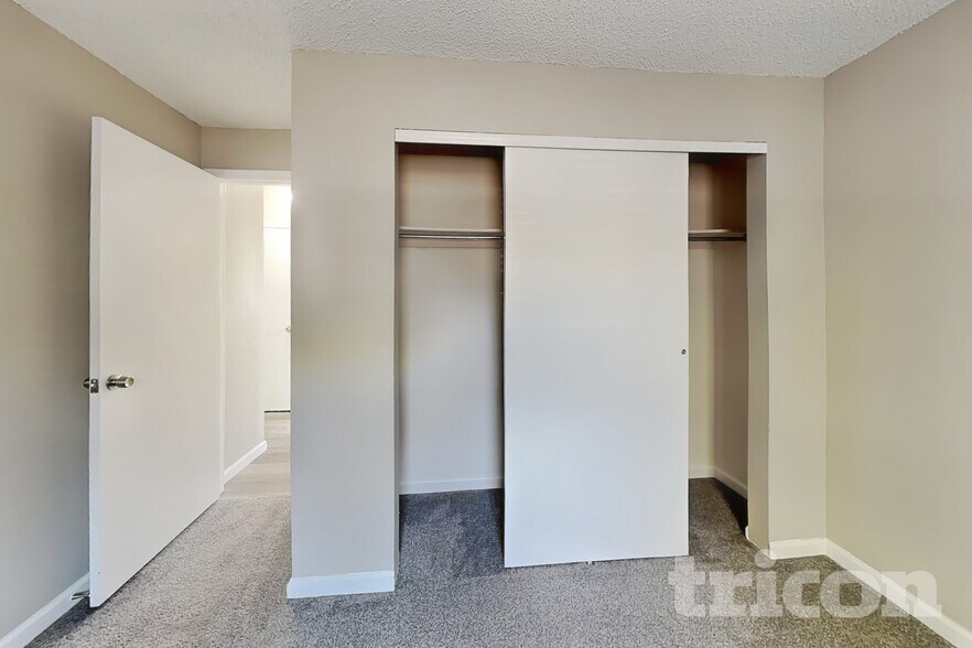 Building Photo - 16890 Blue Mist Cir
