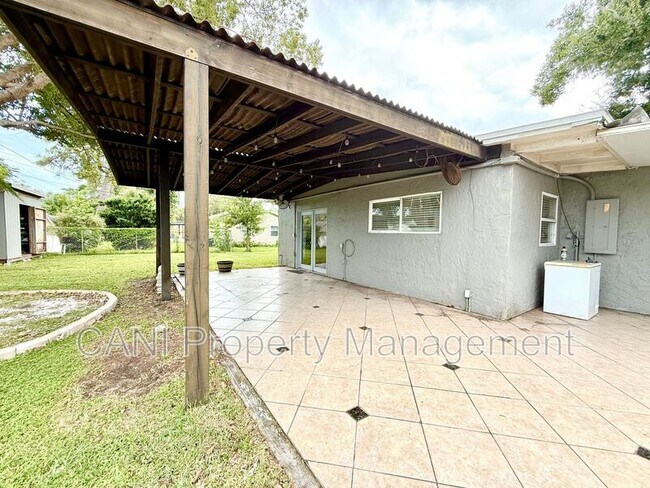 Building Photo - 6613 Orchard Dr N
