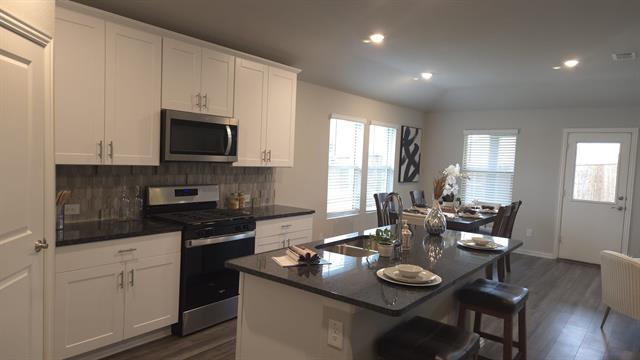 Building Photo - 3401 Triumph Dr