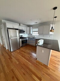 Building Photo - 131 Bergen St